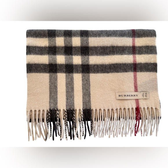 Burberry Classic Giant Check Cashmere Scarf | Beige | Made in Scotland - Picture 4 of 12